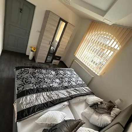 Rena Vendeghaz Homestay