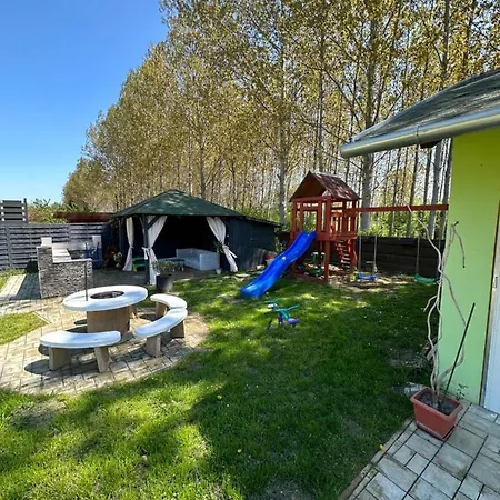 Rena Vendeghaz Homestay