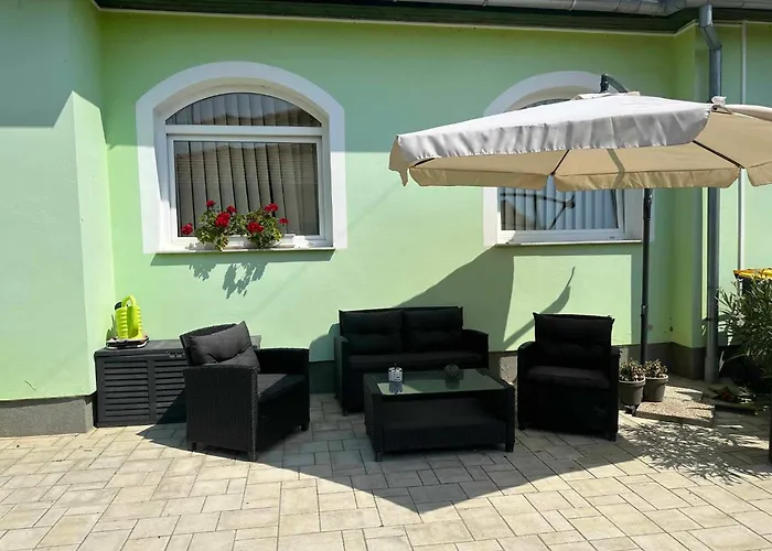 Rena Vendeghaz Homestay